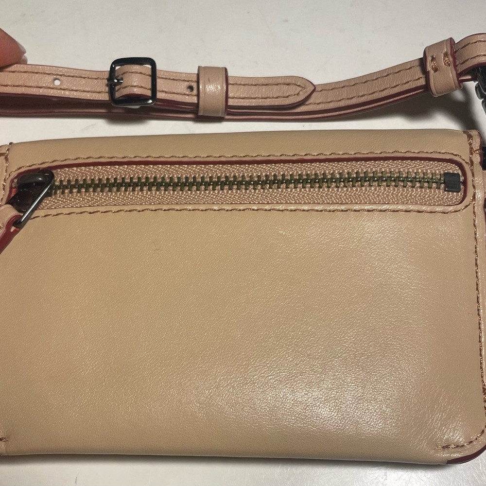COACH rare wristlet in tan with red contrast. - Picture 4 of 6